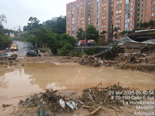 Alluvione a Medellin (Colombia). Fonte immagine: @RevistaPODERcol via X)