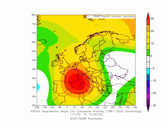 Anomalia di geopotenziale a 500hPa mediata sull'intero 2022. Forti segnali proprio tra Italia e ovest Europa. Fonte NOAA