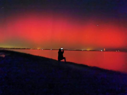 Aurora immortalata da Scardovari, Rovigo. Foto di Roberta Davin via Facebook