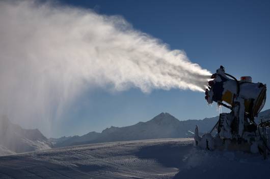 Cannone sparaneve in azione