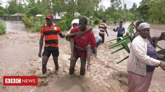Devastanti alluvioni colpiscono l'Africa orientale (fonte BBC)