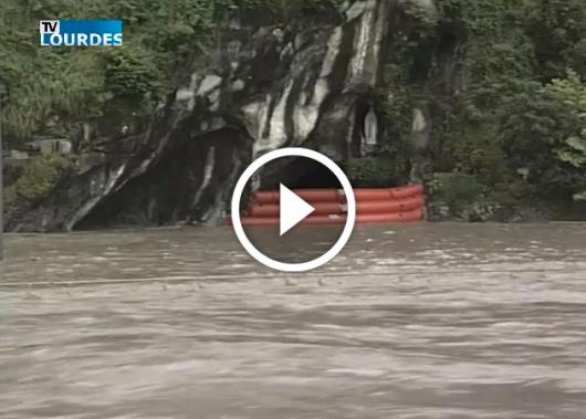 Esonda il fiume vicino alla Grotta di Lourdes