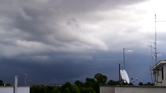 Fulmine nella zona di Guidonia
