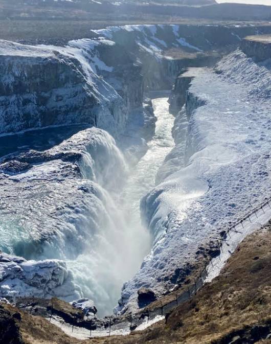 Il Parco di Thingvellir, distese di ghiaccio per temperature molto rigide. Foto di Paola Gozzi