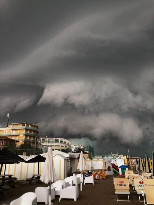 Il temporale visto da Senigallia, foto di Giovanni Errera