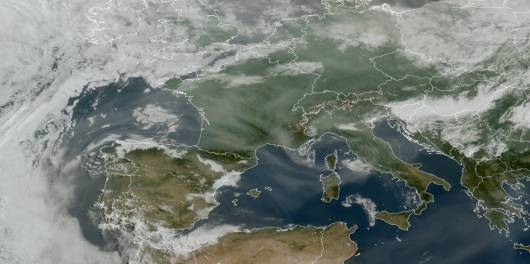 Immagine satellitare evidenzia il fumo degli incendi, fonte Eumetsat