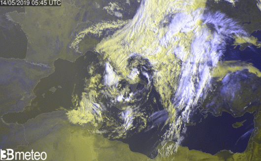 Immagine satellite di martedì mattina
