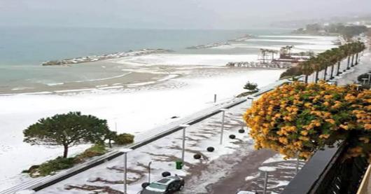 Intensa grandinata a Crotone. Fonte TRAVEL BLOG CALABRIA