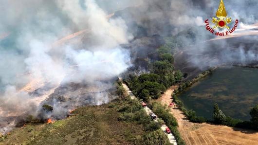 L'incendio a Bibione di venerdì pomeriggio - Fonte immagine VIGILI DEL FUOCO
