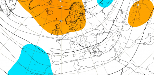 La distribuzione delle anomalie di pressione mediate nel periodo 20-27 aprile. In arancione pressioni più alte della media, in blu più basse.