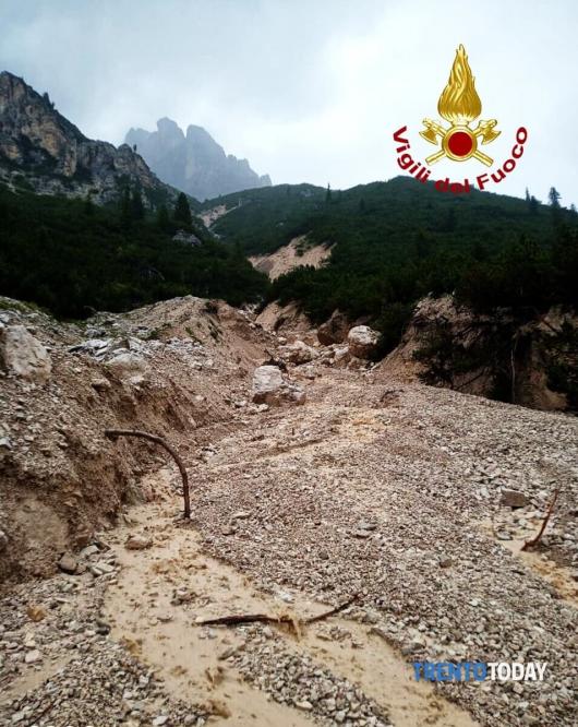 La frana a Passo Tre Croci (Foto dei Vigili del Fuoco)