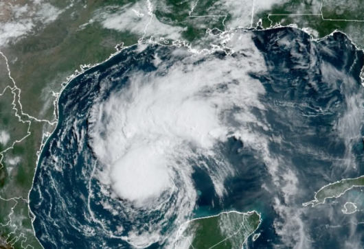 La tempesta tropicale Beryl vista dal satellite