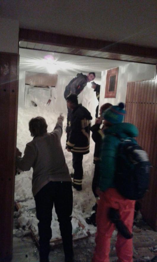La valanga di Sestriere invade i corridoi (Fonte immagine: valsusaoggi.it)