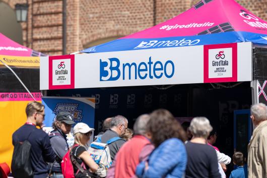 Lo stand di 3Bmeteo al Giro d'Italia 2024
