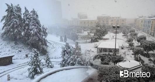 Meteo - Inverno precoce al Nord, gelo e neve in molte città