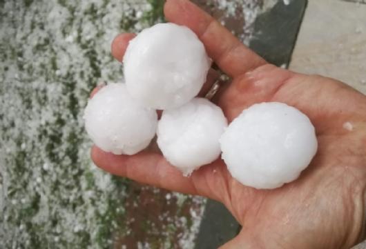 Meteo Italia: rischio grandine anche di grosse dimensioni nel weekend