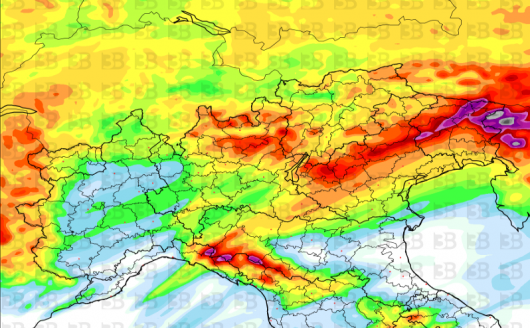 Meteo - Piogge totali previste nelle prossime 24 ore, in viola accumuli superiori ai 100/150mm