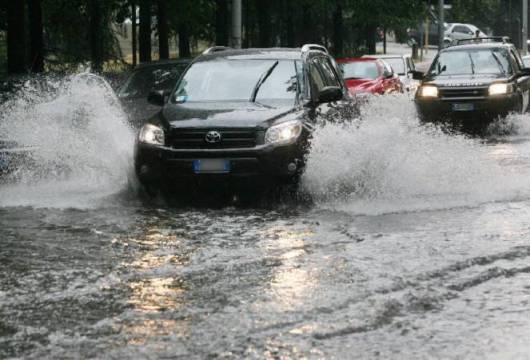 Meteo prossime ore, ancora maltempo al Centro Nord, neve sui rilievi fino a bassa quota al Nordovest