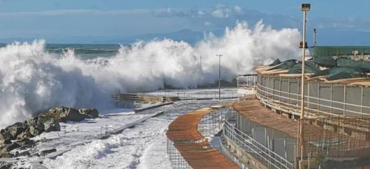 Meteo - Vento forte e mareggiate in arrivo