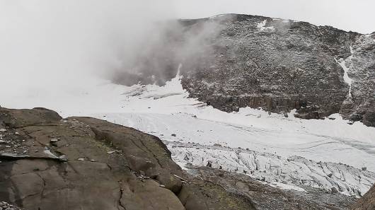 Spruzzata di neve sopra il Rifugio Chabod (AO) ai piedi del Gran Paradiso (Foto di Carolina Torelli)