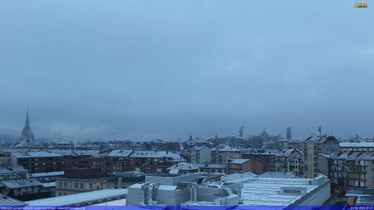 Torino si è svegliata sotto la neve