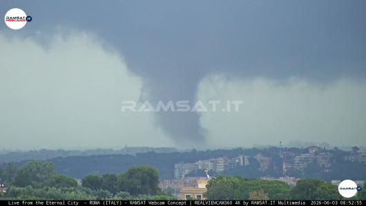 Tornado su Roma la mattina del 3 giugno. Immagine gentilmente concessa da RAMSAT.it attraverso la webcam esclusiva REALVIEWCAM360 4k