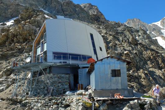 Troppo caldo in montagna, per la mancanza di acqua chiude lo storico rifugio Gonella