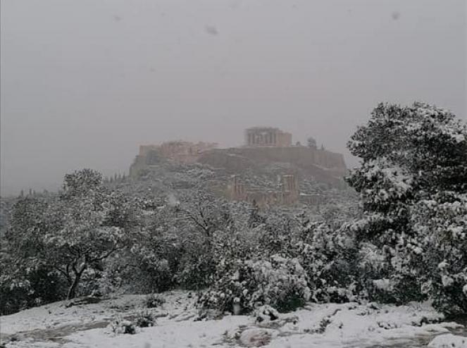 Acropolis under the snow, photo by Sotiris Arsenis