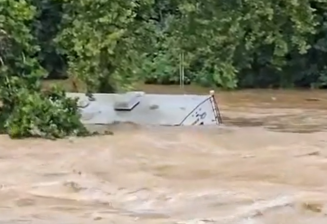 Cronaca meteo. USA, forti temporali ed alluvioni lampo tra Missouri e Arkansas. Caduti 300mm di pioggia in 5 ore - Video