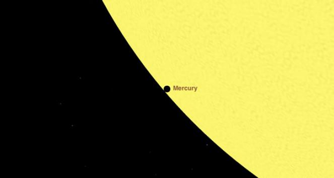 Come dovrebbe apparire Mercurio all'inizio del transito rispetto al disco solare