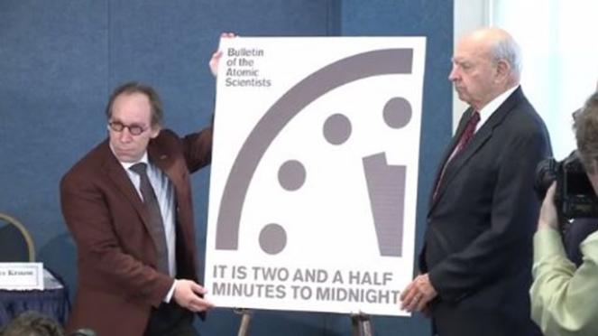 Due minuti e mezzo alla fine del mondo secondo il Doomsday clock, orologio dell'apocalisse