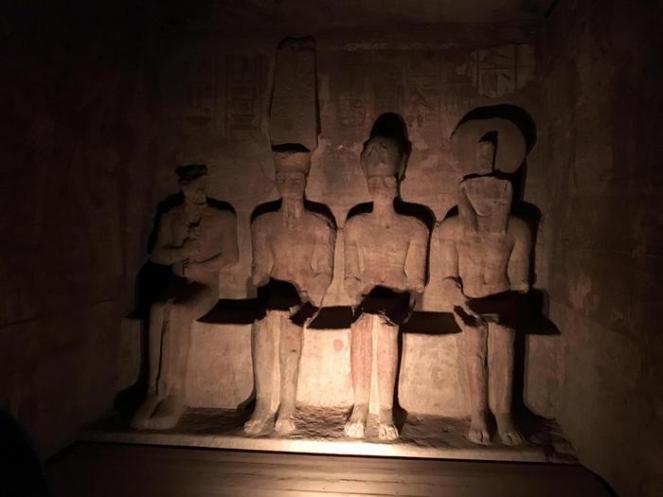 Egitto: al tempio Abu Simbel si ripete il 'miracolo' del sole ( foto ANSA)