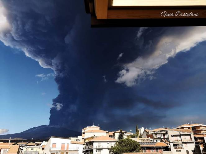 Etna, eruzione in corso, foto di Gina Distefano via Rete Meteo Amatori