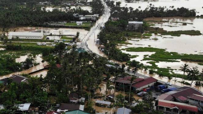 Filippine devastate dalla tempesta tropicale Agaton (Megi)