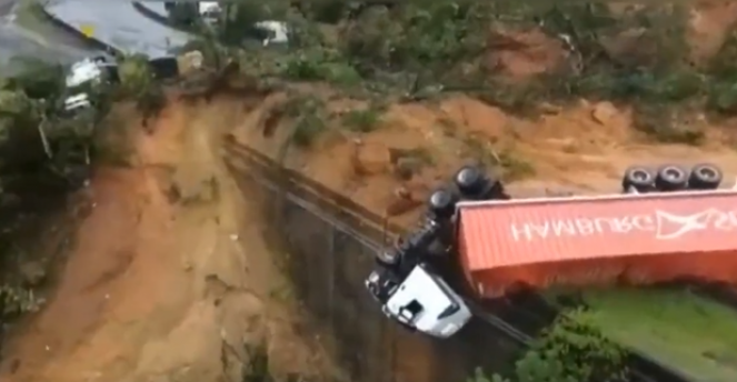 Frana su un tratto autostradale in Brasile