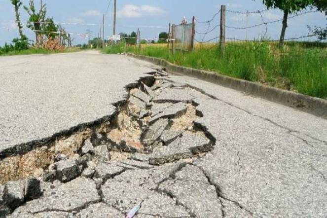 Gli effetti del terremoto ( immagine archivio terremoto ER)