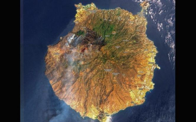 Gli incendi a Gran Canaria (foto dal satellite sentinel - fonte skytg2)