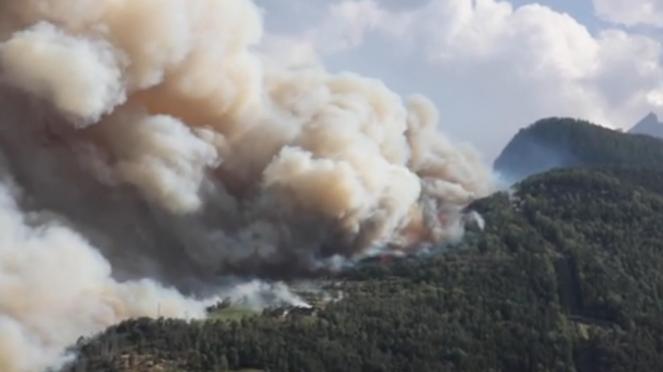 Grosso incendio in Valle d'Aosta