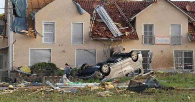 I danni provocati dal violento tornado ad Affin, Germania
