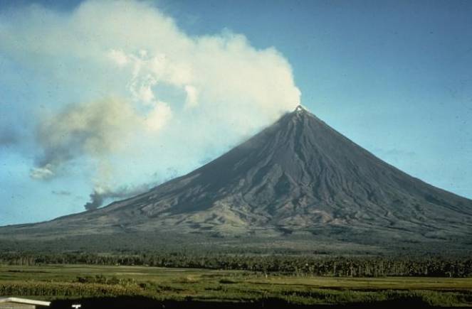 Il bellissimo quanto temibile Vulcano Mayon