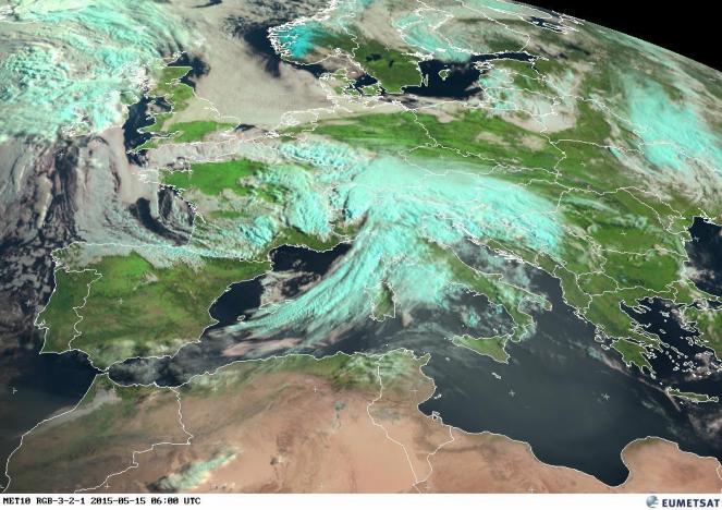 il ciclone Carlo ben visibile dalle immagini satellitari