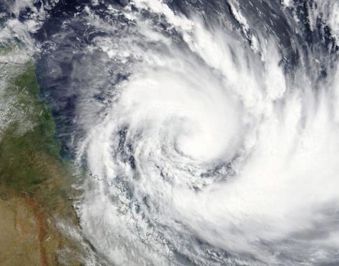 Il ciclone Debbie si avvicina alle coste dell'Australia