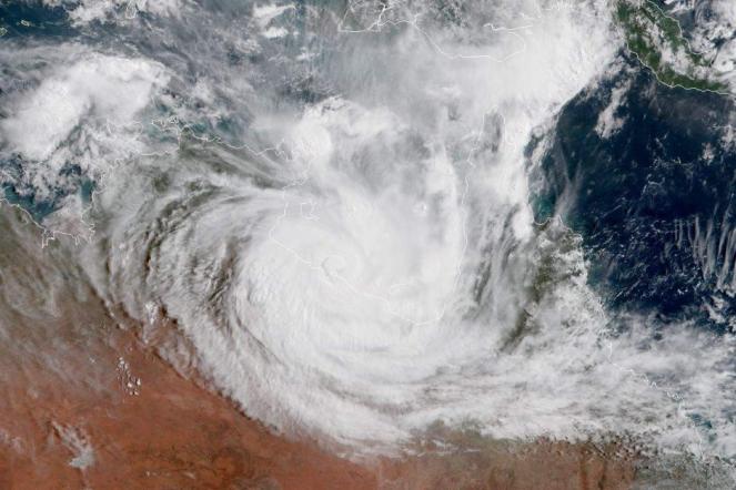 Il ciclone Trevor visto dal satellite