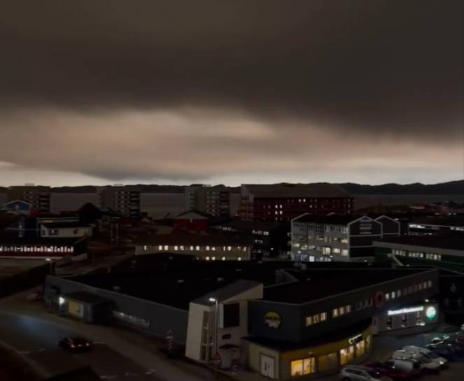 Cronaca meteo. Groenlandia, il cielo di Nuuk oscurato dagli incendi canadesi - Video