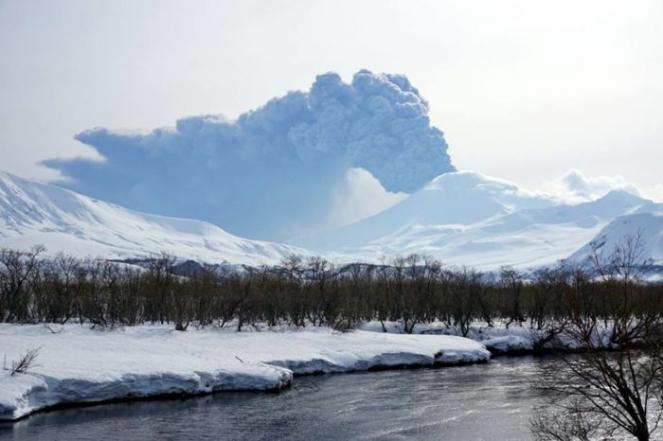 il Kambalny (Russia) torna in eruzione dopo 250 anni di inattività