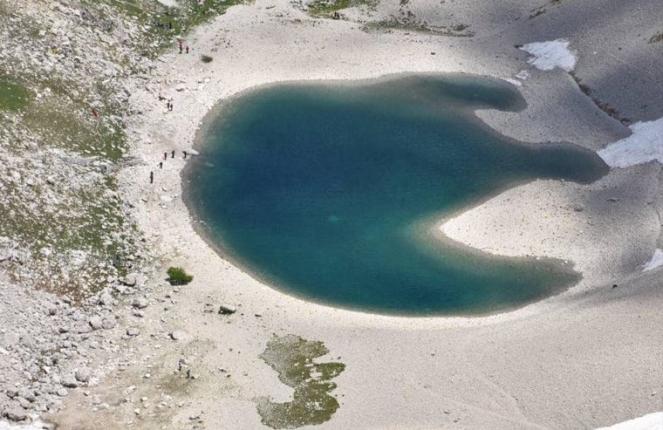 Lago di Pilato, immagini a confronto: una tra le siccità più importanti degli ultimi anni