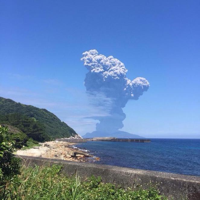Il momento dell'eruzione. Fonte utente Instagram: morlie.45