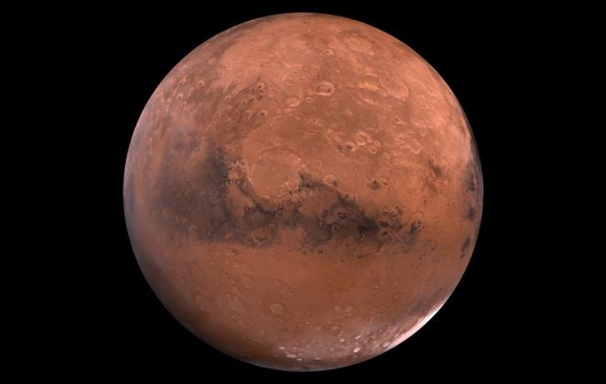 Il pianeta Marte ben visibile nel cielo della notte