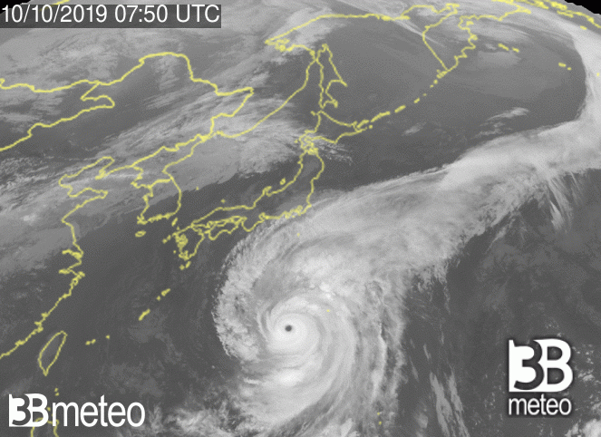 Il super tifone Hagibis visto dal satellite