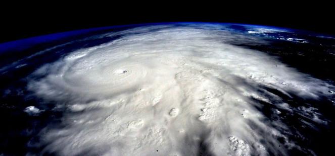 Il super uragano Patricia visto dal satellite